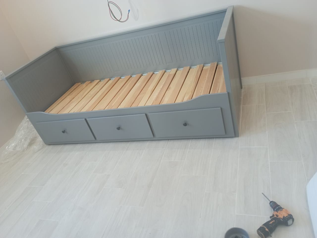 نجار تركيب اثاث ايكيا بالكرتون معلم متنقل بالمدينة