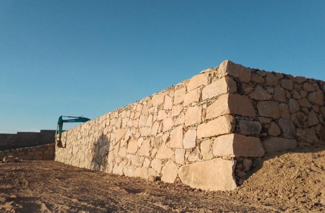 مقاول حجر طبيعي وشعبي وخارجي اعمل في بناء الحجر