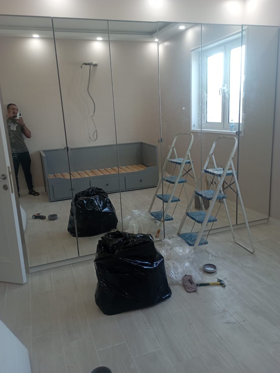 نجار تركيب اثاث ايكيا بالكرتون معلم متنقل بالمدينة