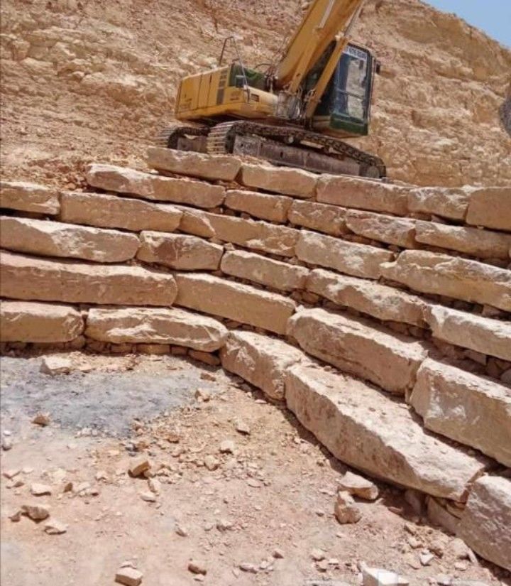 مقاول شبوك وحجر طبيعي