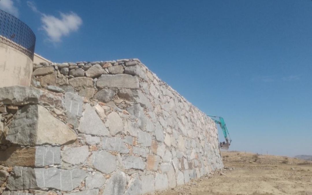 مقاول حجر طبيعي وشعبي وخارجي اعمل في بناء الحجر
