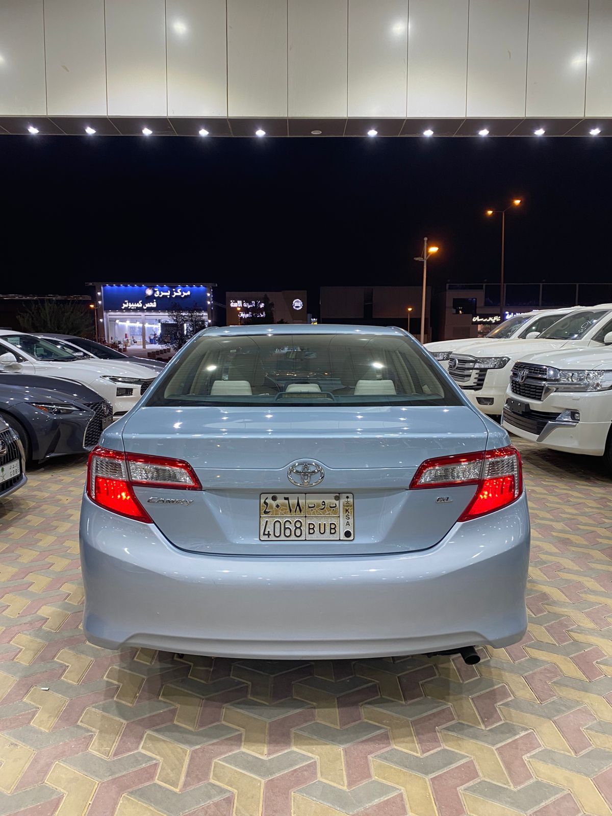 سياره كامري للبيع