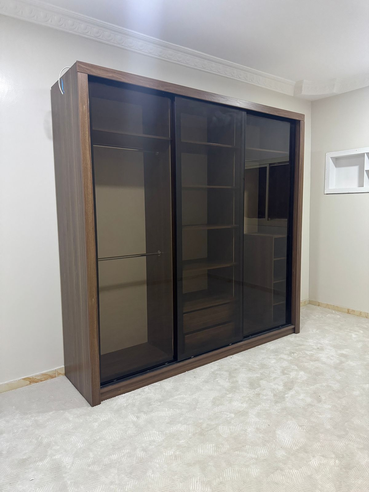 نجار تركيب اثاث ايكيا بالكرتون معلم متنقل بالمدينة