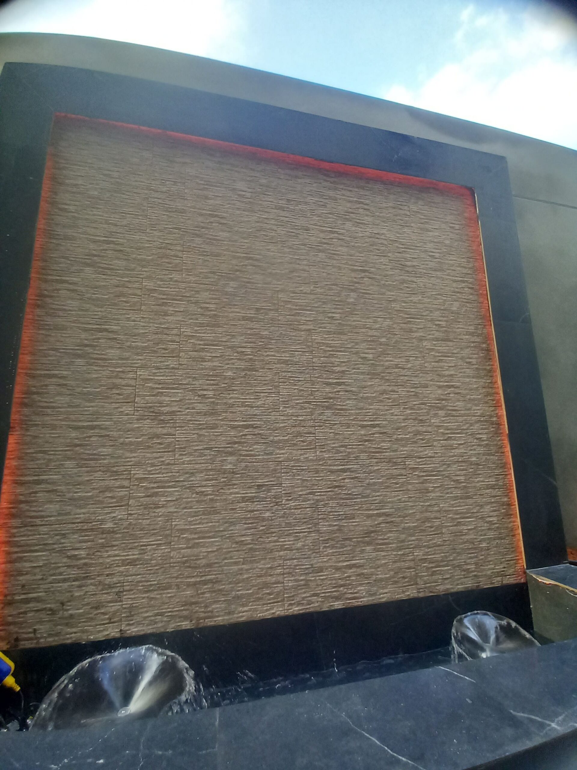 تصميم وتنفيذ الشلالات والنوافير