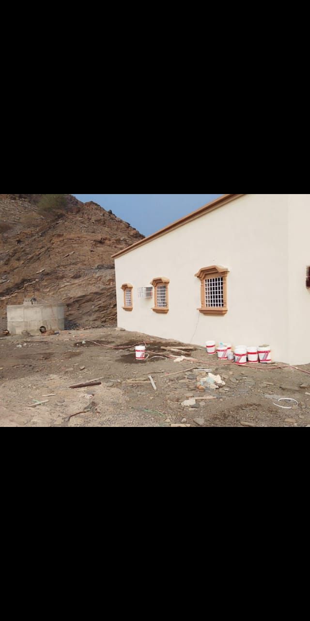 معلم دهانات وجميع انواع الديكورات وعوازل أسطح