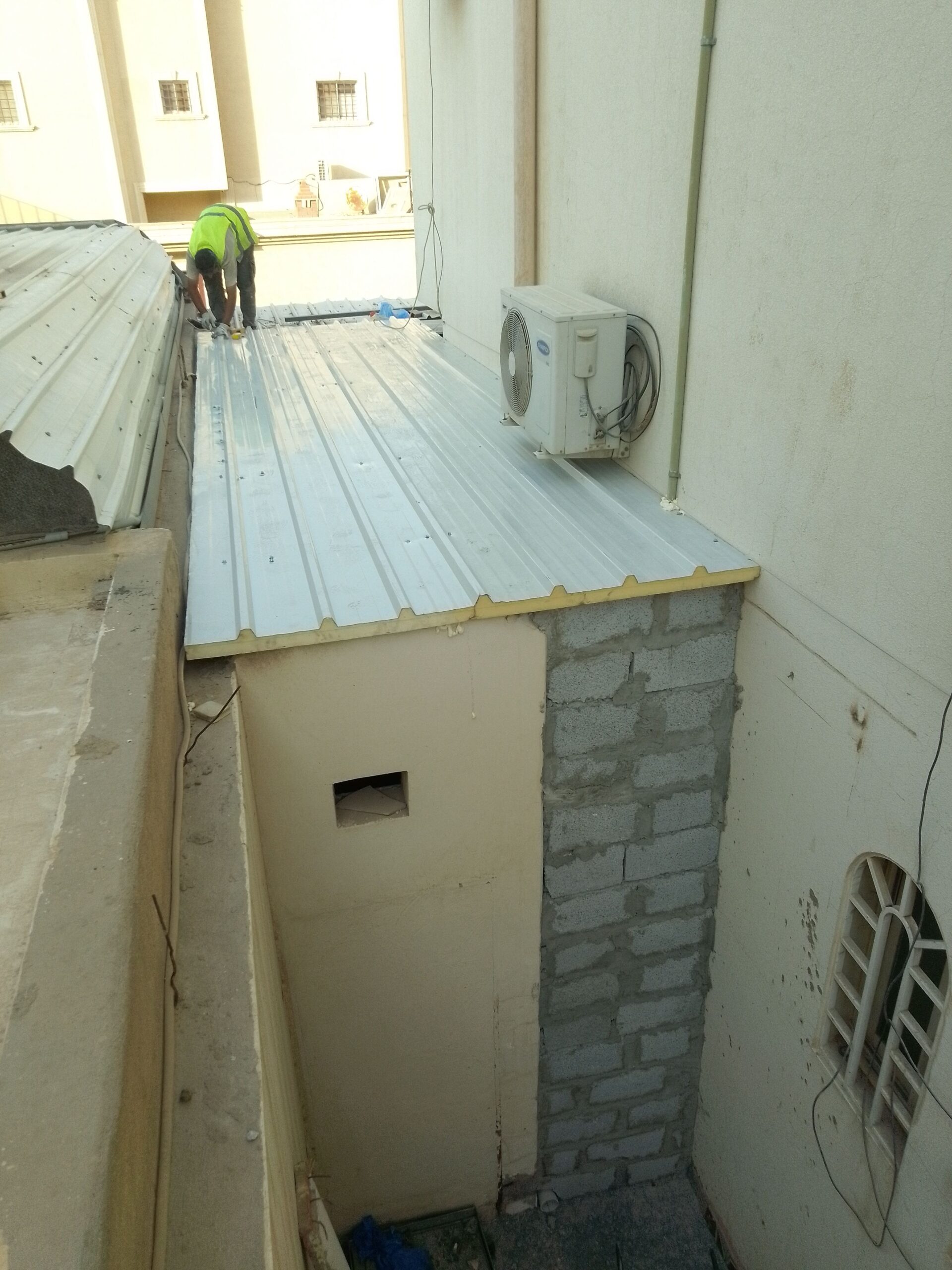 ساندويش بانل ومظلات وسواتر تركيب ساندوش بانل وترمي