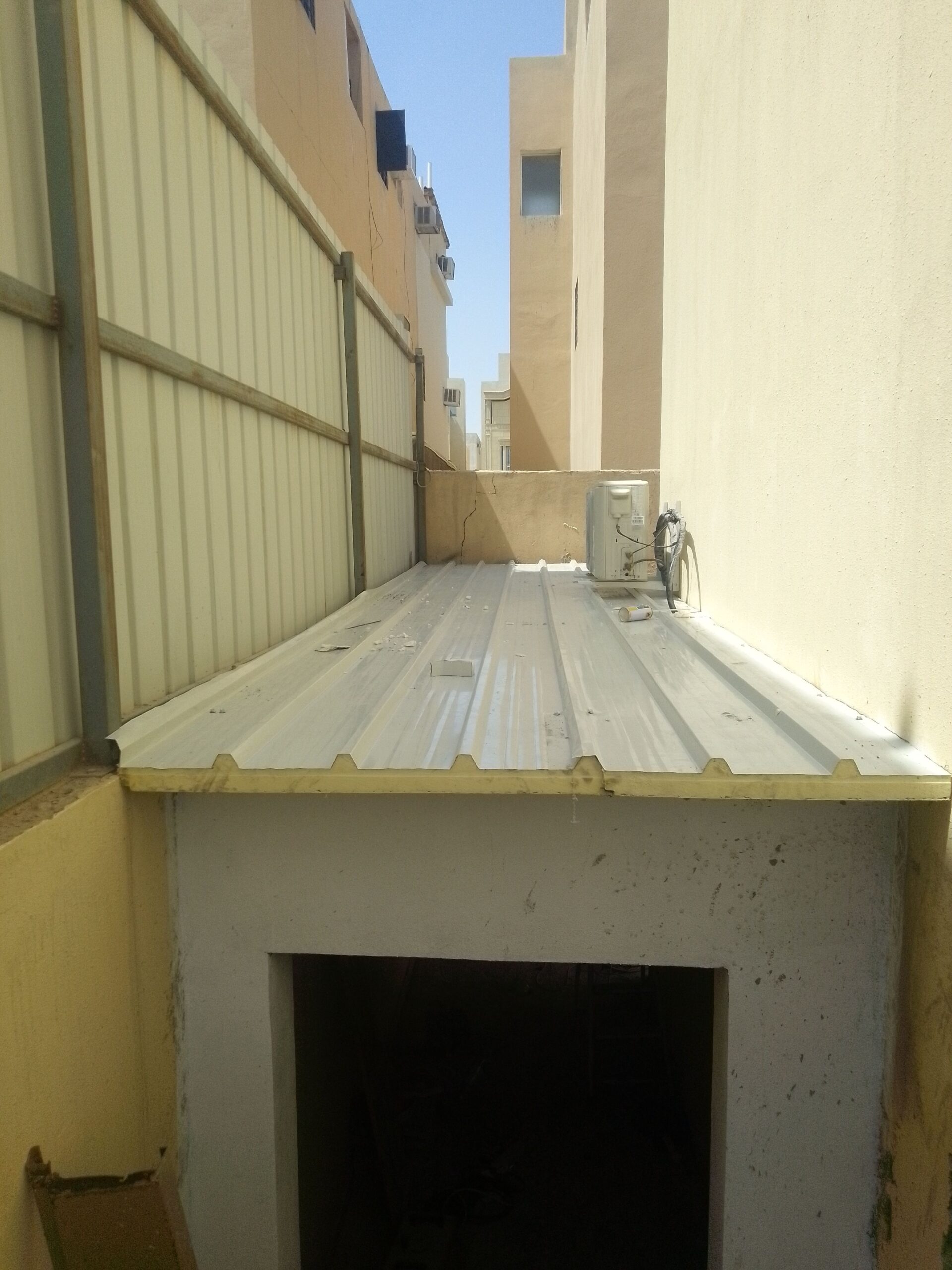 ساندويش بانل ومظلات وسواتر تركيب ساندوش بانل وترمي