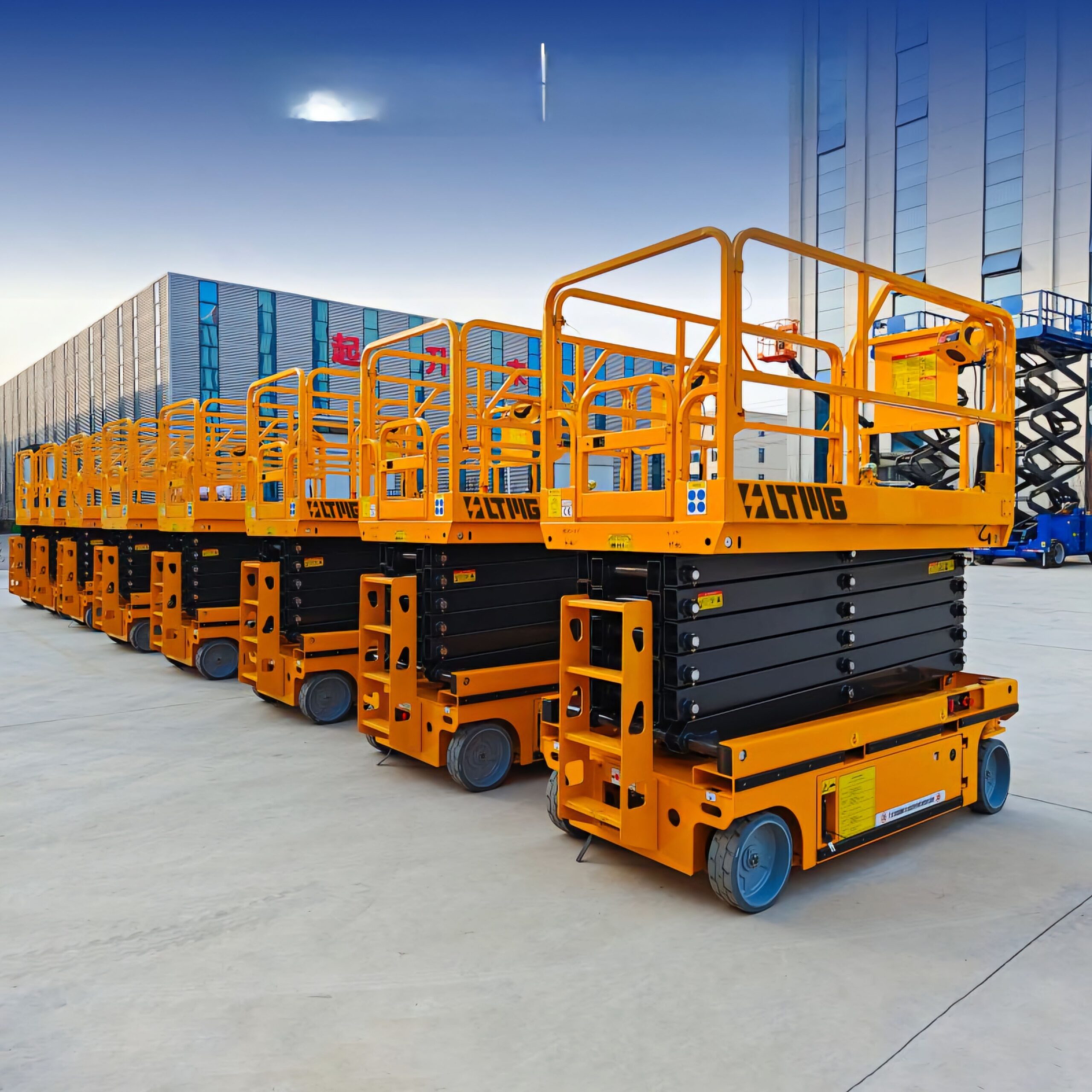 تأجير معدات ثقيلة في الرياض: رافعات شوكية، سيزر لف