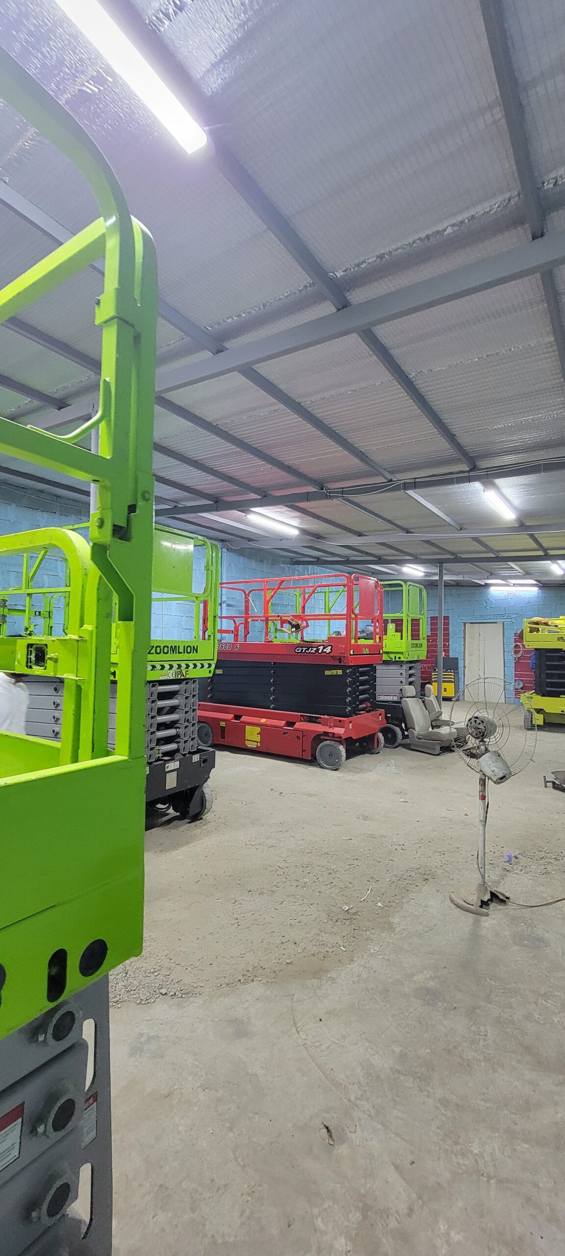 رافعة مقصية (سيزر لفت) للايجار! متوفرة مع أبو فهد