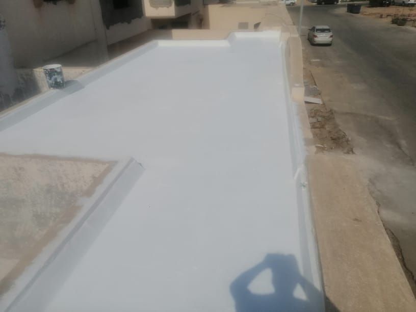 فني تركيب عوازل لجميع انوع العوازل حراريه ومائيه