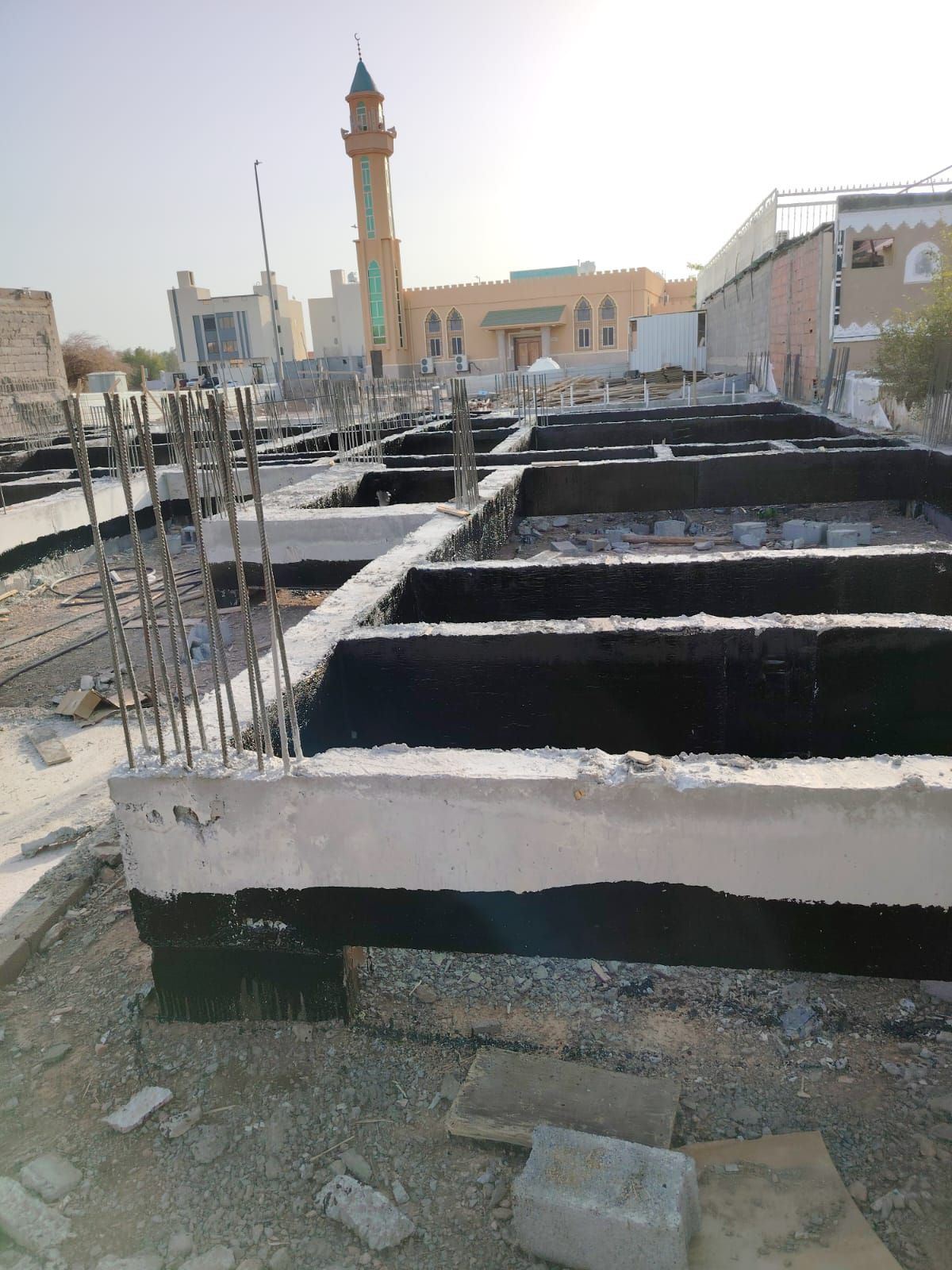 ابو احمد لجميع انواع التشطيبات والمقاولات العامه ل