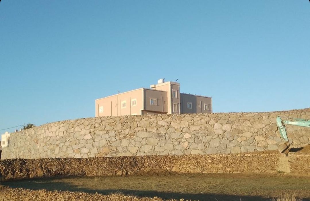 مقاول حجر طبيعي وشعبي وخارجي اعمل في بناء الحجر