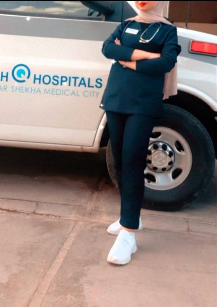 ممرض و موافق مع مع المريض وكبار السن