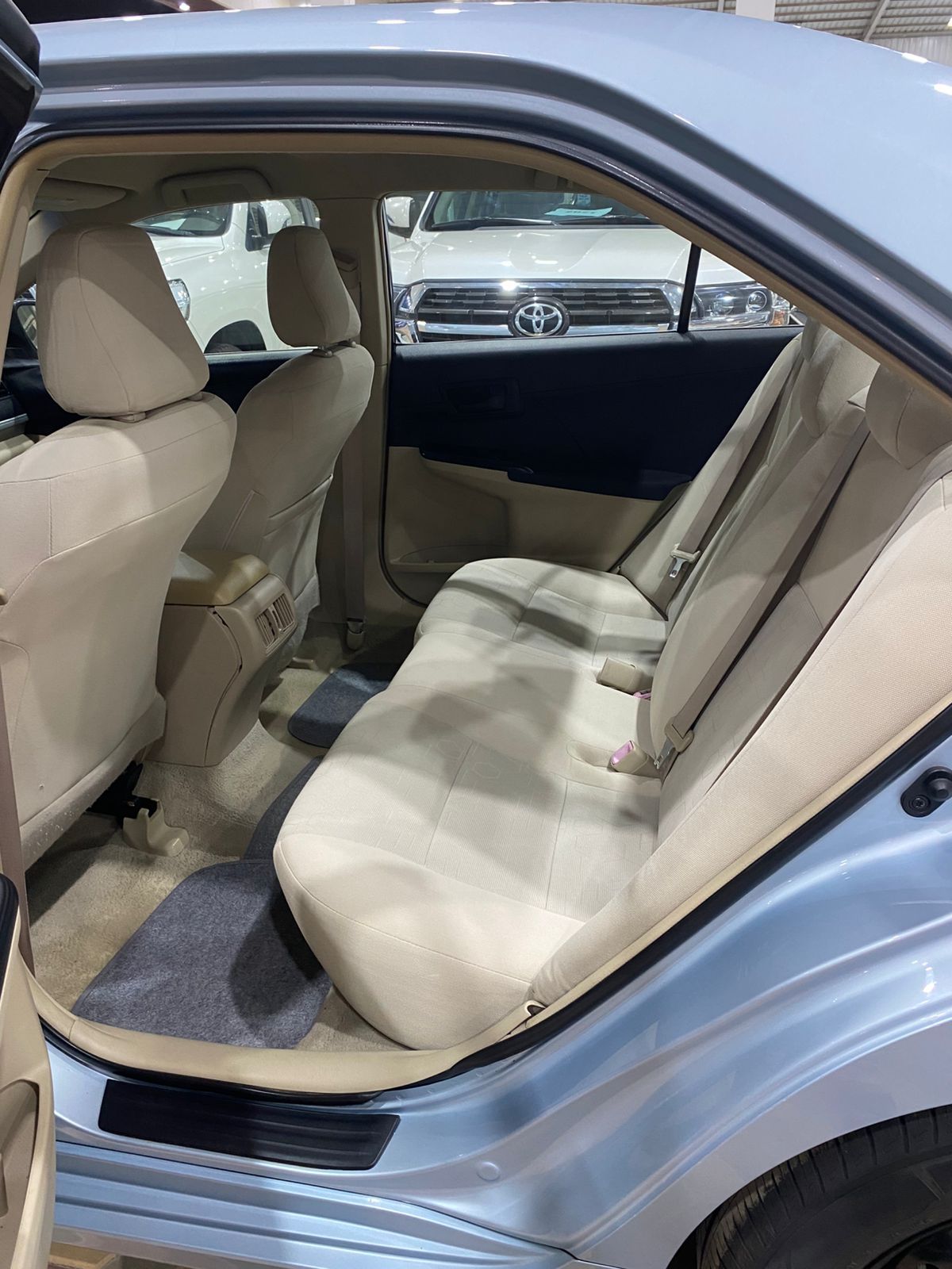 سياره كامري للبيع