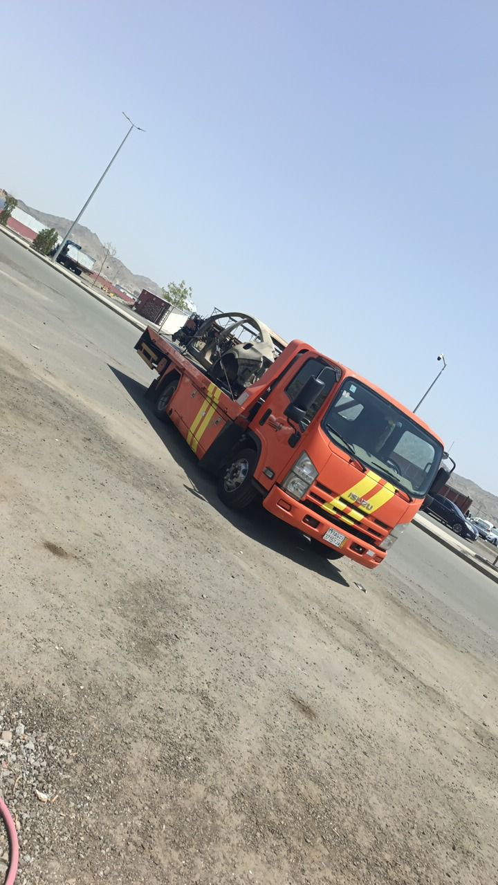 سطحة مكة المكرمة: أفضل خدمات سحب السيارات في مكة ا