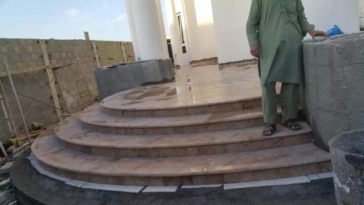 مبلط