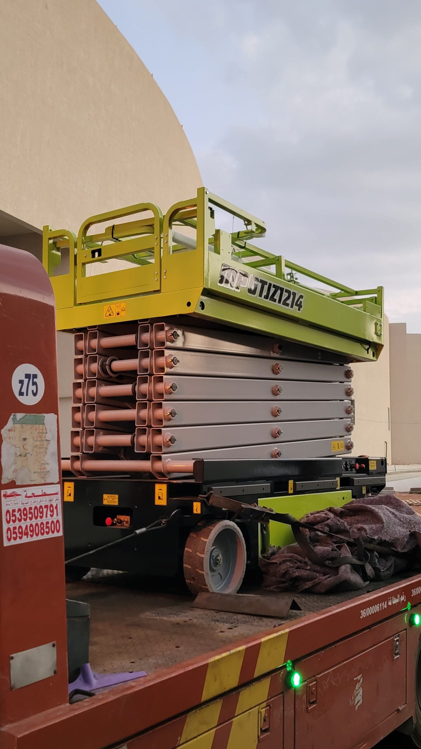 رافعة مقصية (سيزر لفت) للايجار! متوفرة مع أبو فهد