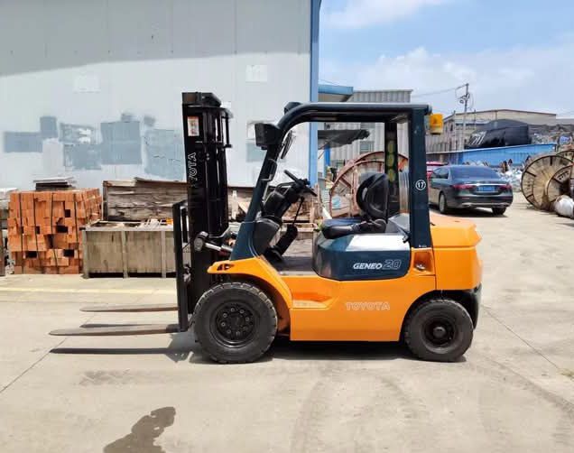 فركليف رافعه شوكيه لتاجير اليومي وشهري 3 طن 7 طن 1