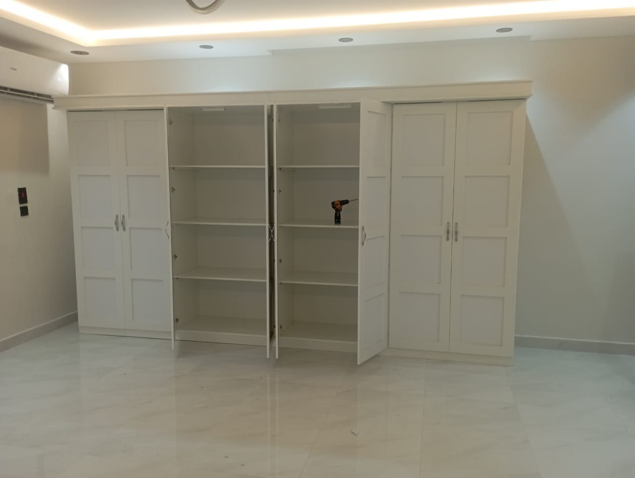 نجار تركيب اثاث ايكيا بالكرتون معلم متنقل بالمدينة