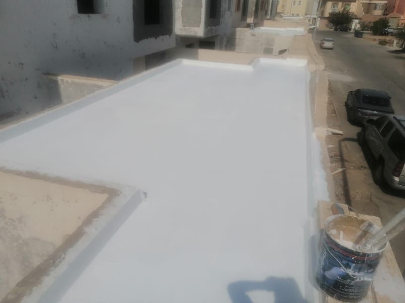 فني تركيب عوازل لجميع انوع العوازل حراريه ومائيه