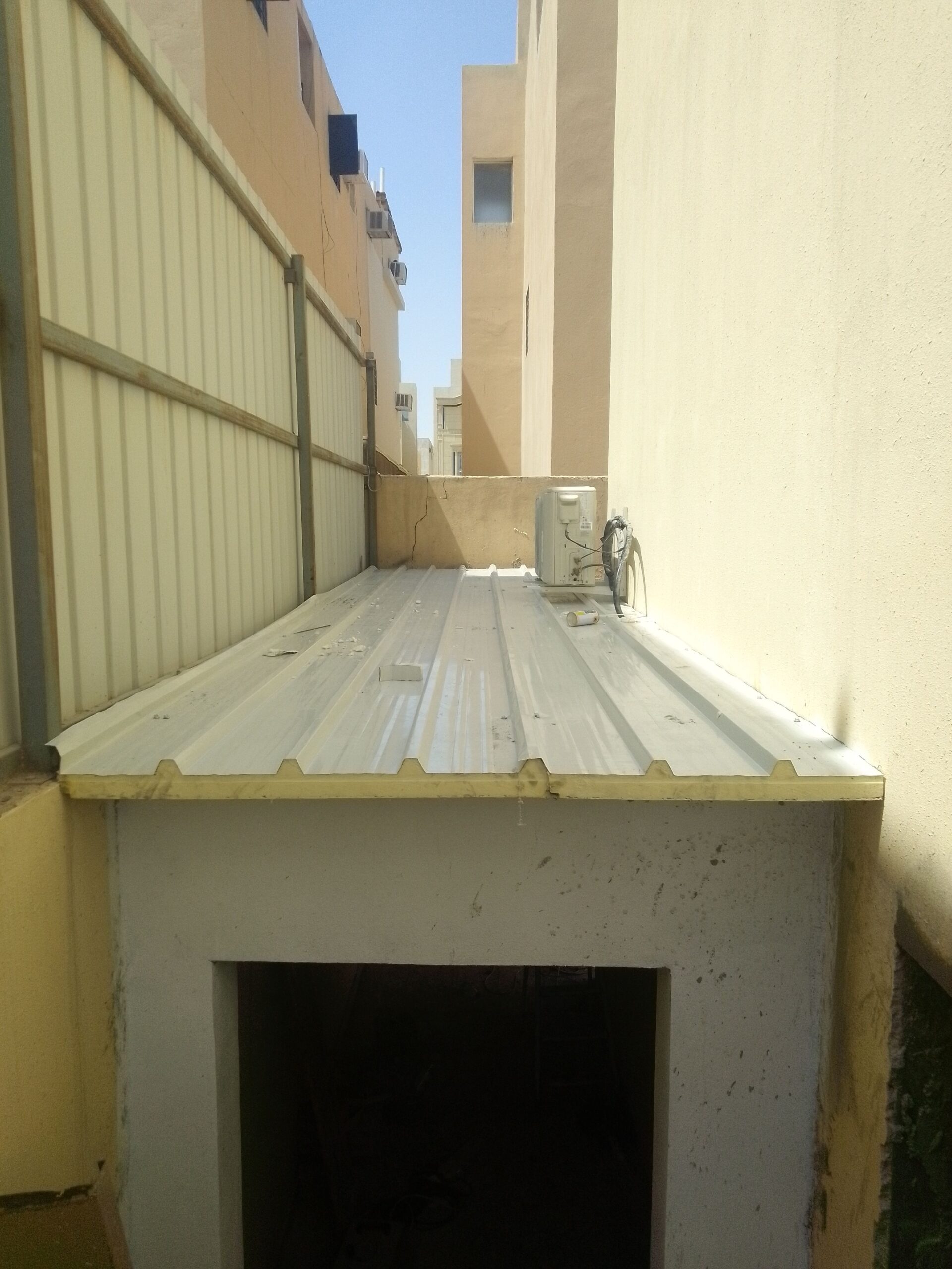 ساندويش بانل ومظلات وسواتر تركيب ساندوش بانل وترمي