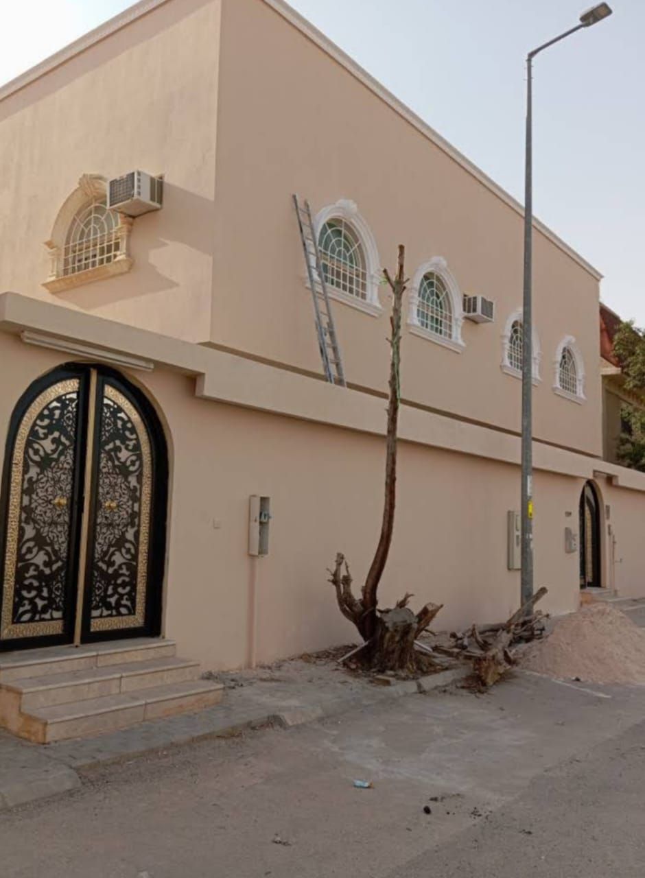 معلم دهان بويه بالرياض