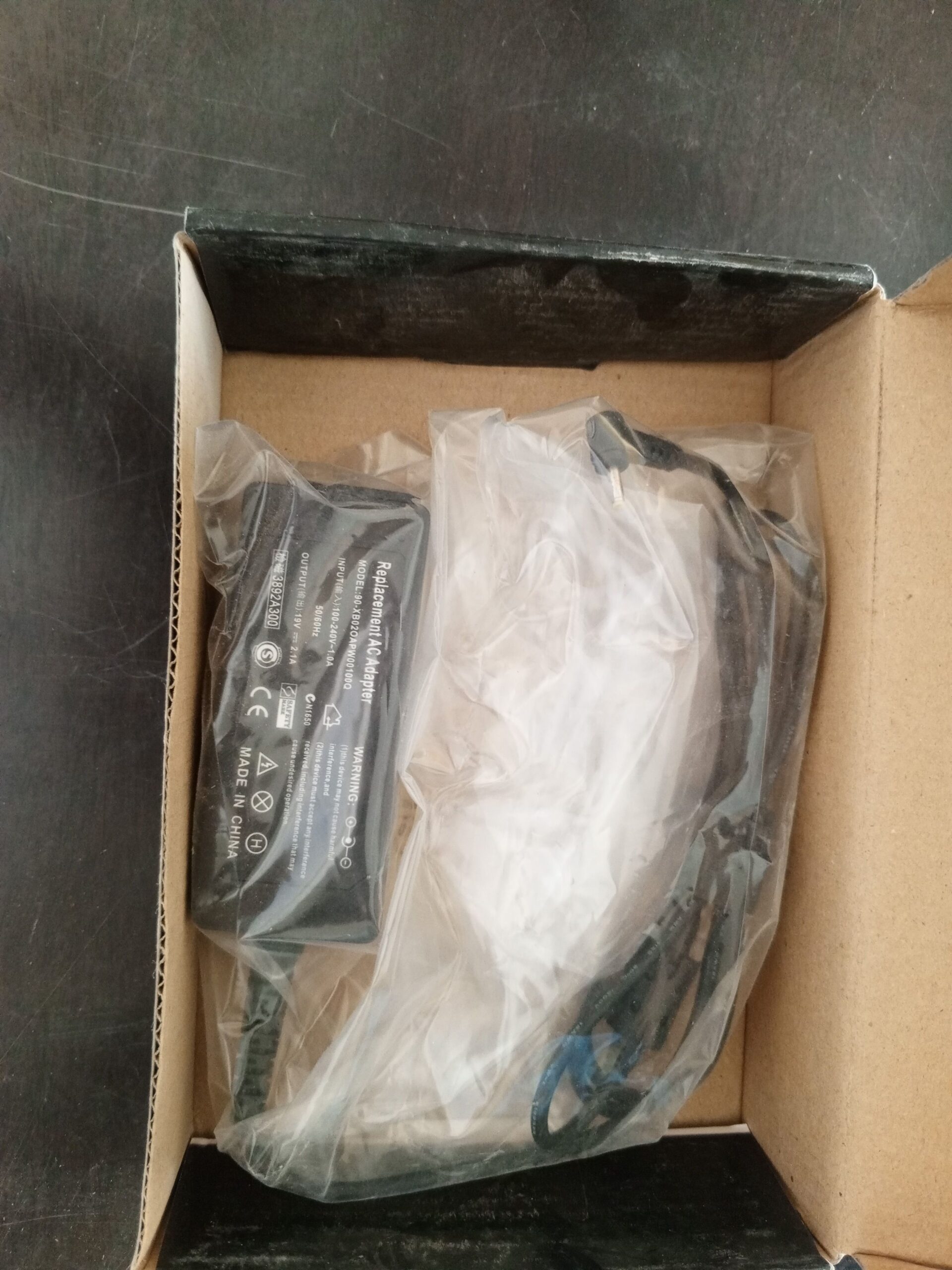 تصفية مستلزمات كمبيوتر لابتوب وشواحن لابتوب واسلاك