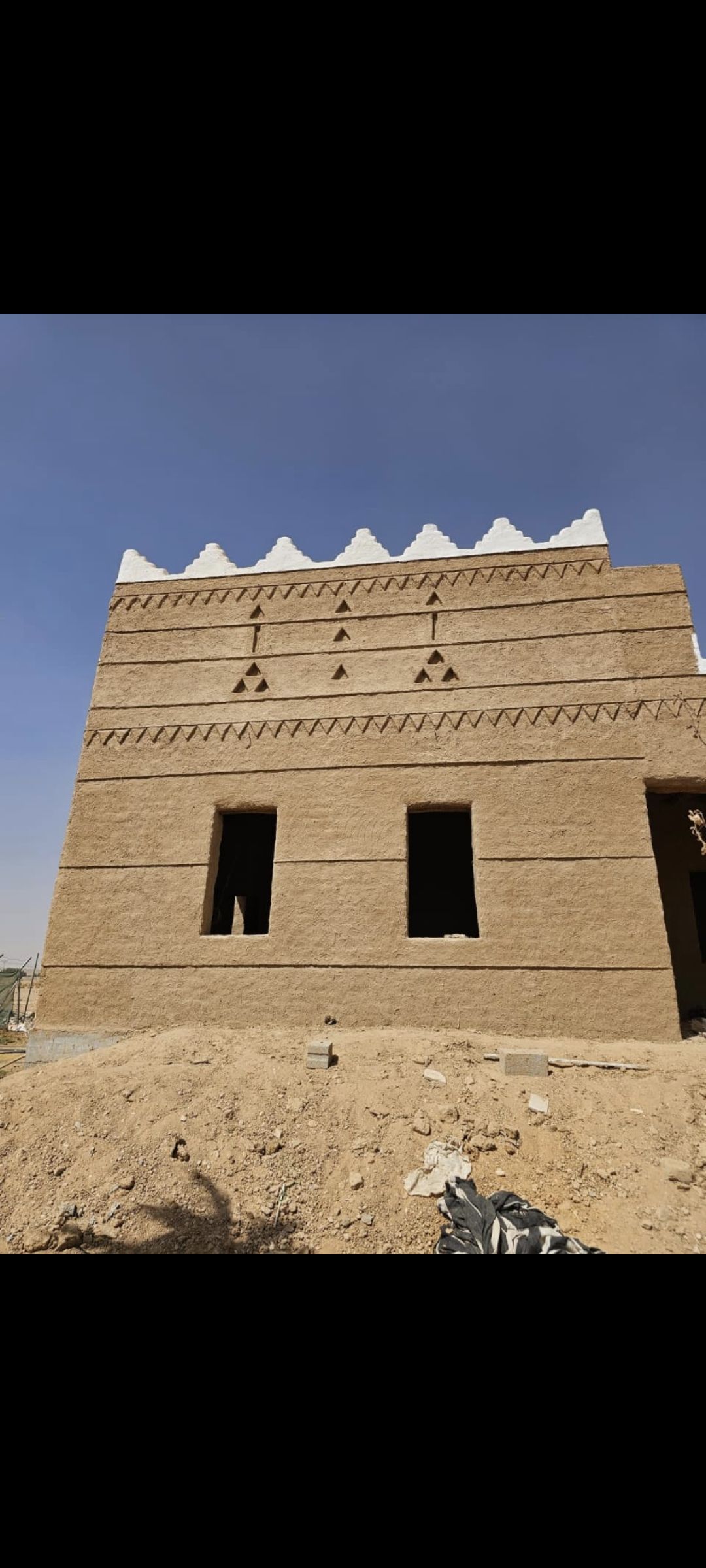 نشتغل جميع أعمال التراثيه بنيان المجالس والمساجد و