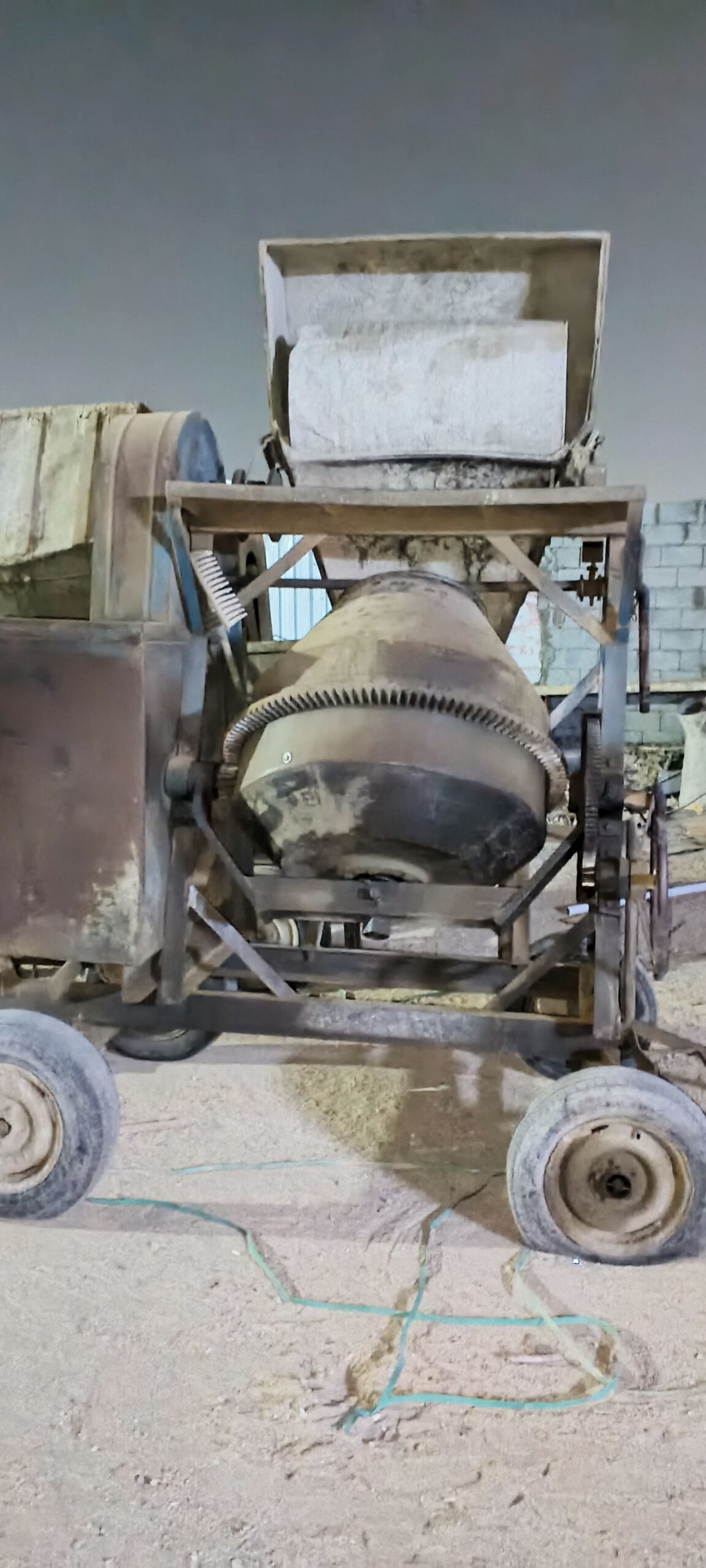 اسمنت خلاط يدوي ايجار يوميا 0550695650