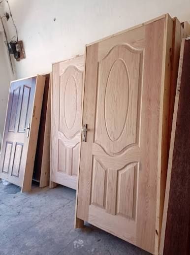 نجار أبواب خشب فك وتركيب وصيانه وتفصيل الأبواب