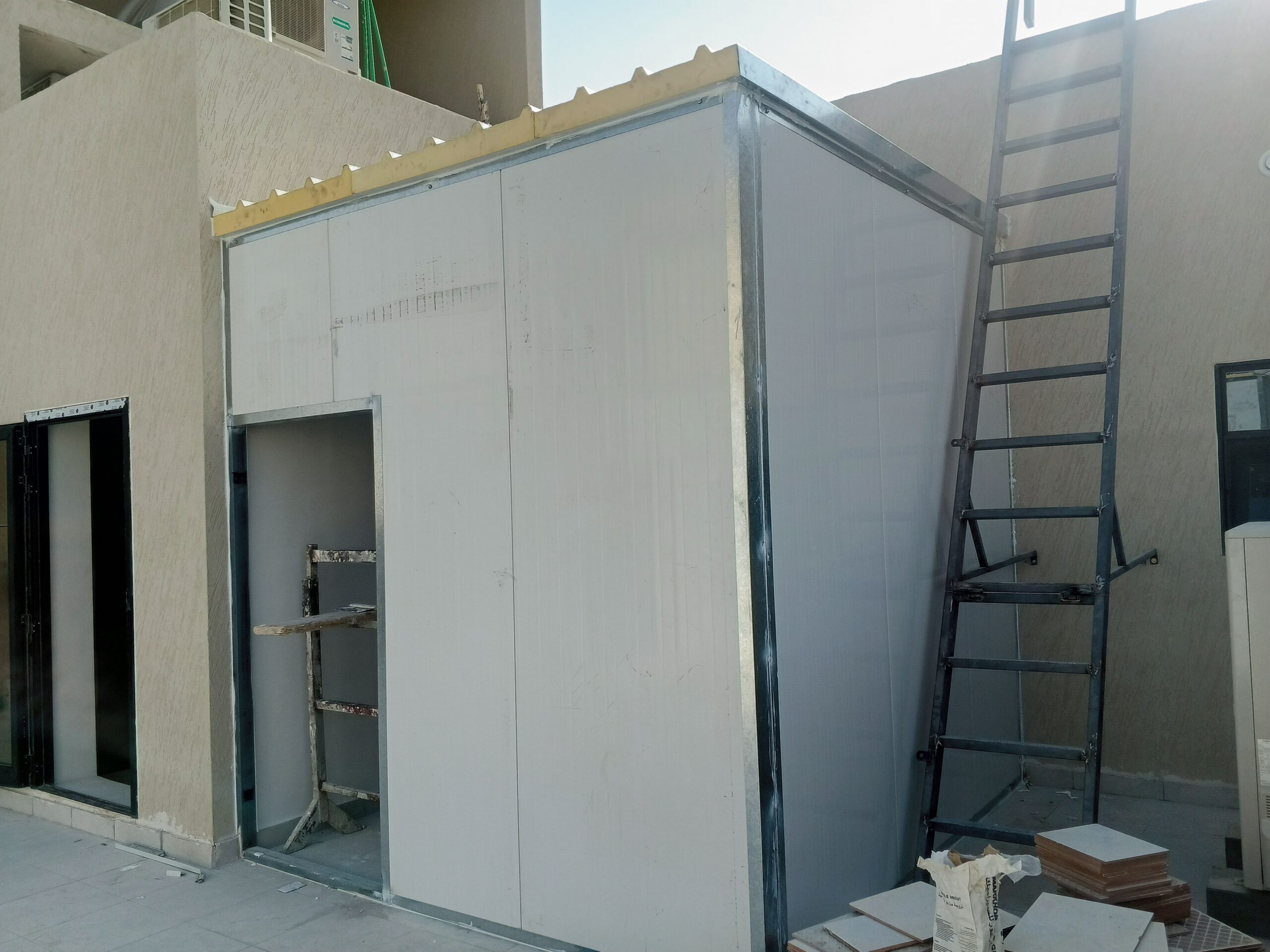 ساندوتش بانل بناء ملاحق سندوتش بنل مظلات وسواتر بر