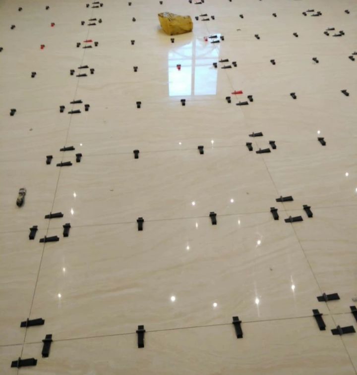 معلم بلاط سراميك