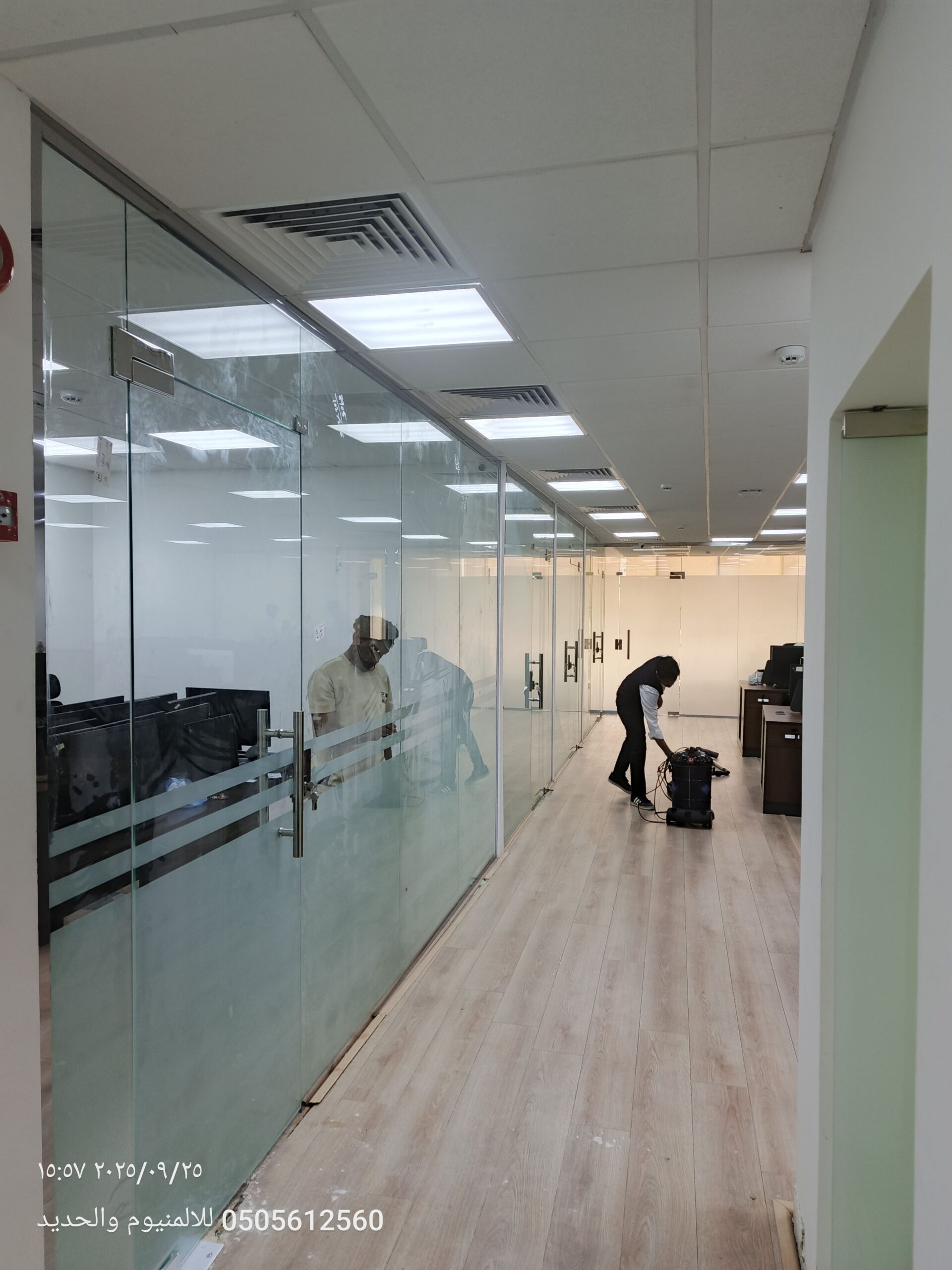 زجاج مكاتب شورات بلكونات دربزيم