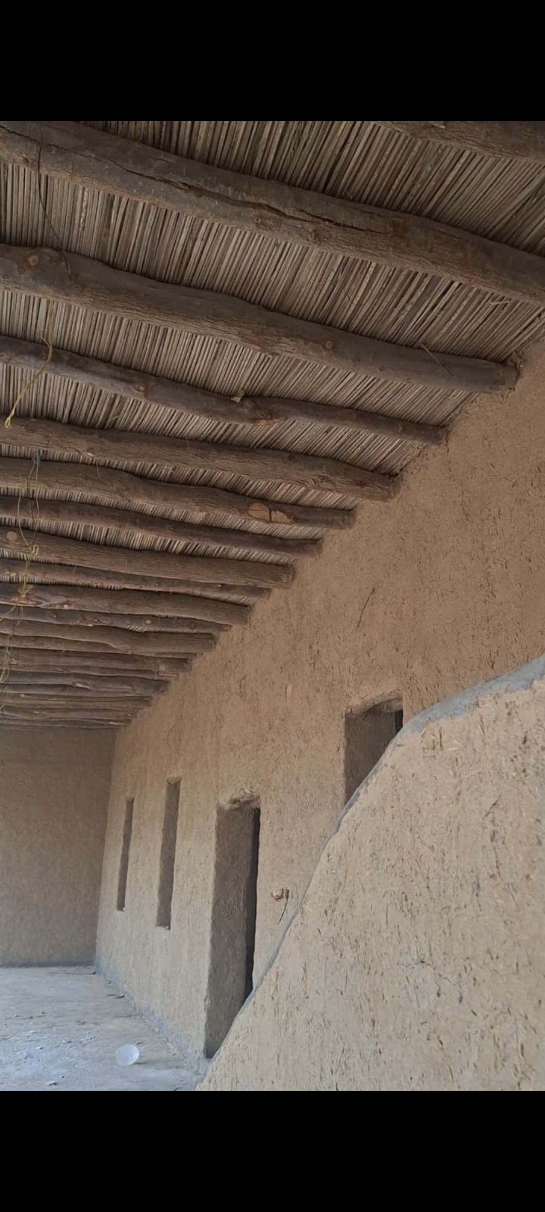 نشتغل جميع أعمال التراثيه بنيان المجالس والمساجد و