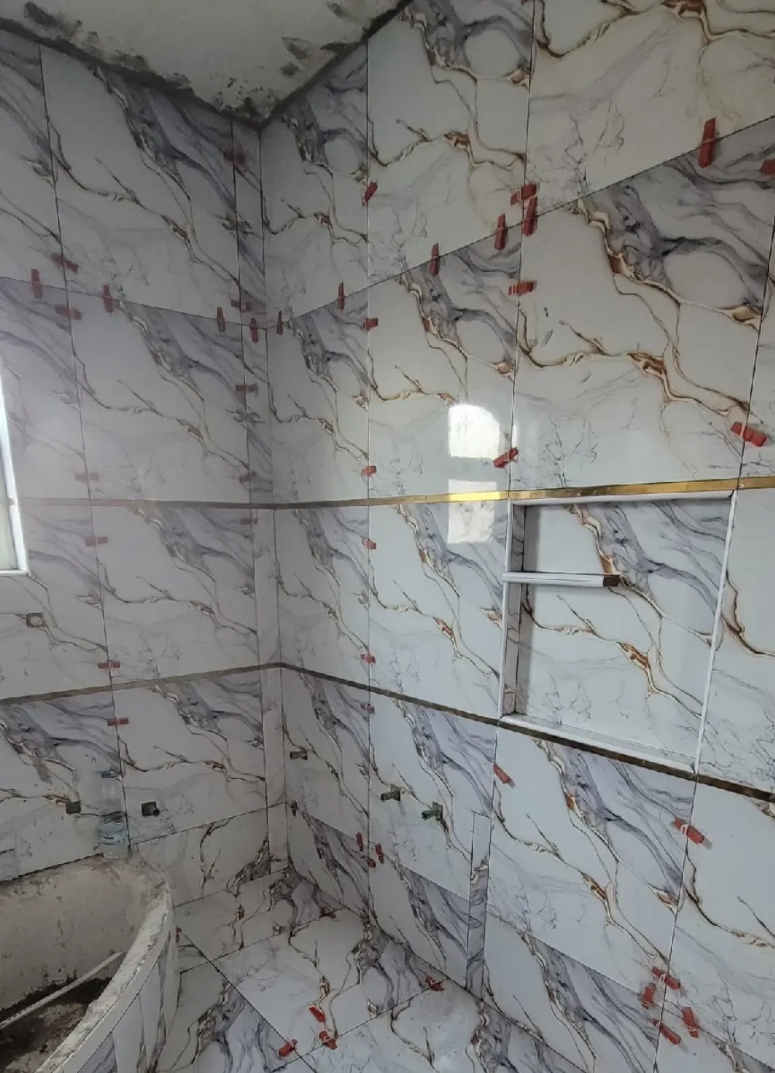 مبلط ابو عماد لتركيب جميع انواع البلاط البرسلان وا