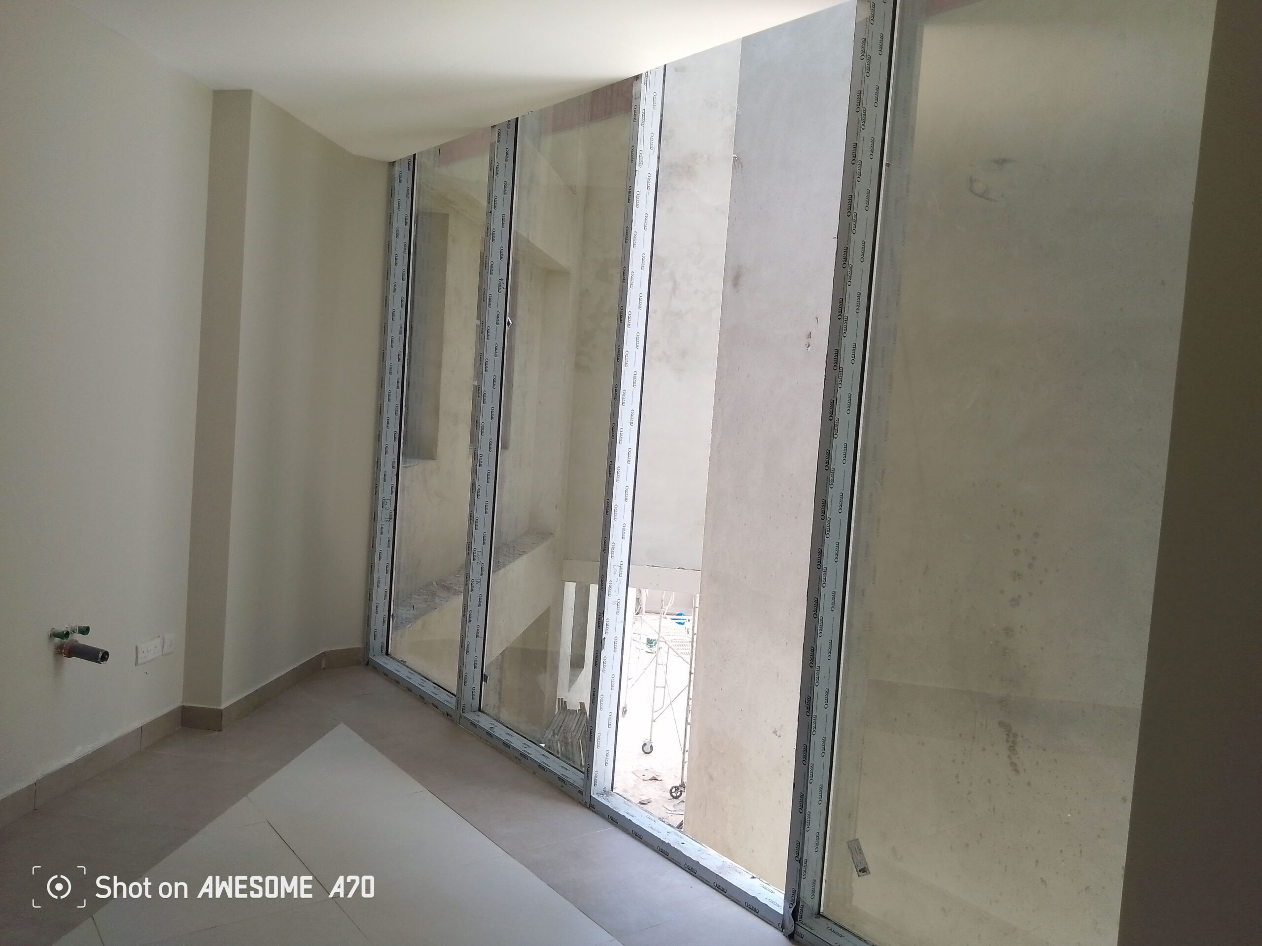 تركيب زجاج سكريت تركيب مكاتب وصيانة الرياض الصناعي