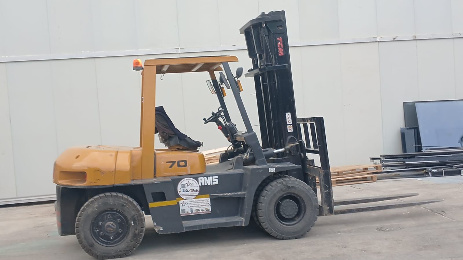 تأجير مان لفت سيزر لفت سقايل كهربائيه موديلات جديد