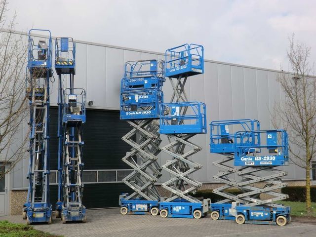 سيزرلفت للايجار مانلفت للايجار رافعة عمال للايجار