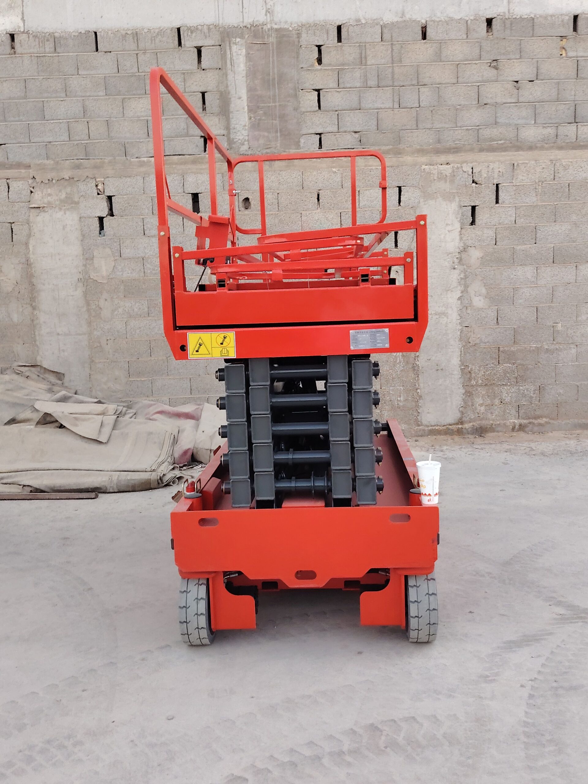 سيزرلفت مان لفت رافعات عمال رافعات مقصيه للإيجار س