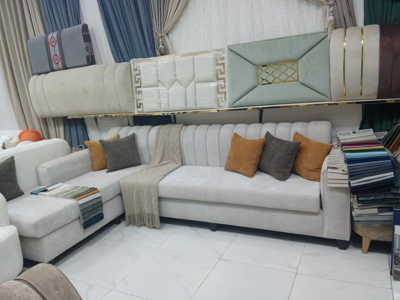 تنجيد وتفصيل حسب طلب الزبون وإذعندكم كنب قديم يرجع