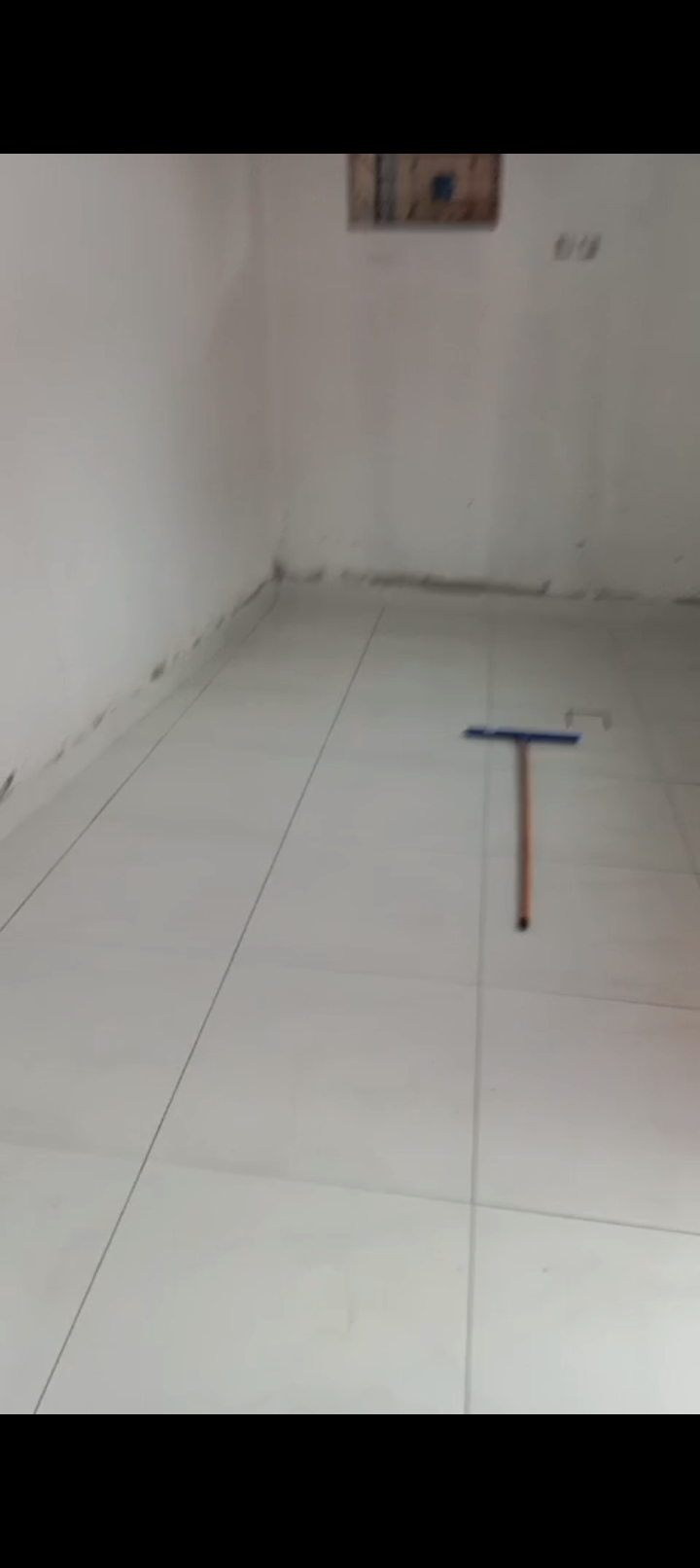 مبلط ابو عماد لتركيب جميع انواع البلاط البرسلان وا