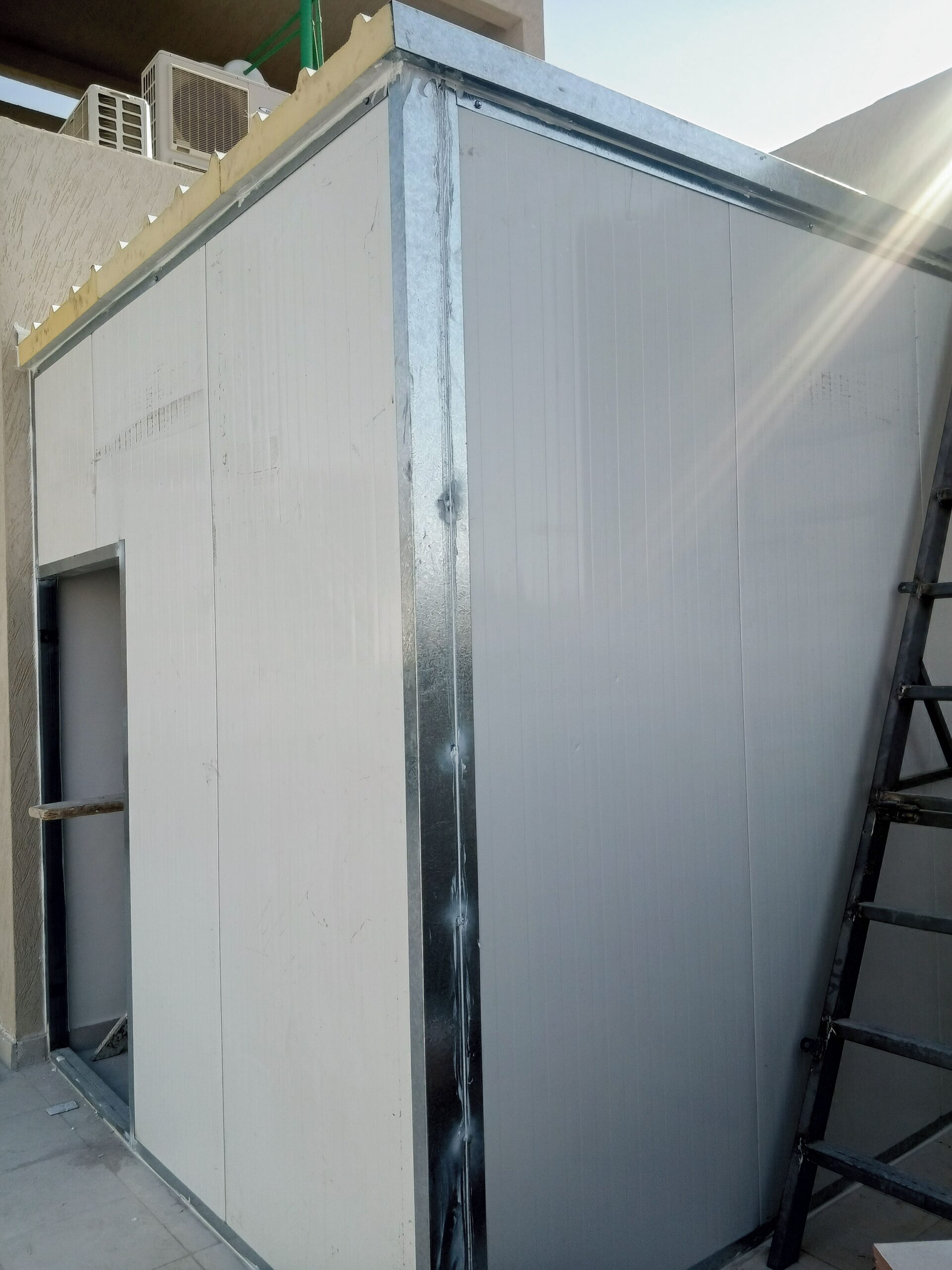 ساندوتش بانل بناء ملاحق سندوتش بنل مظلات وسواتر بر