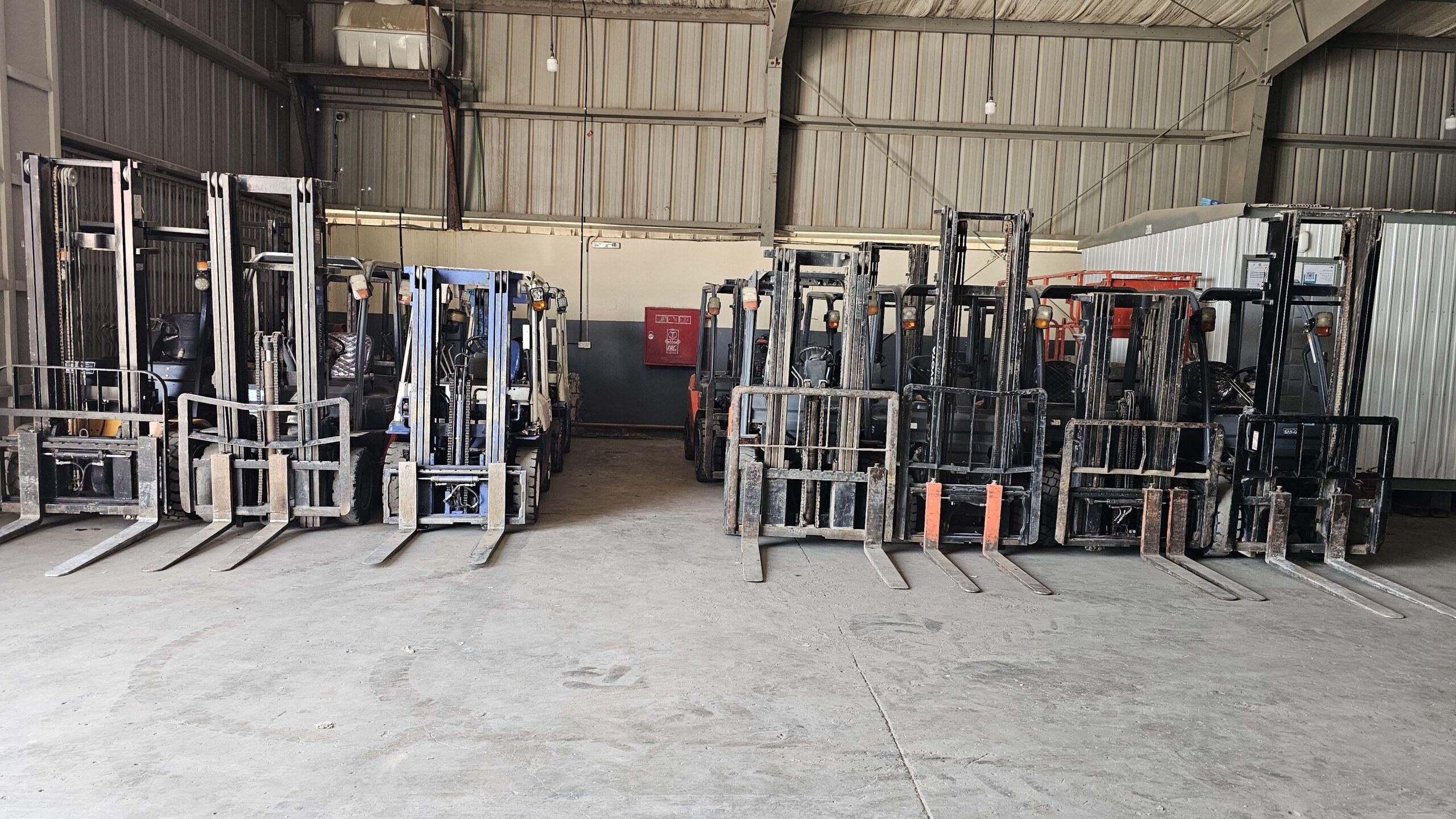 رافعه شوكيه للايجار فوركلفت forklift for rent رافع