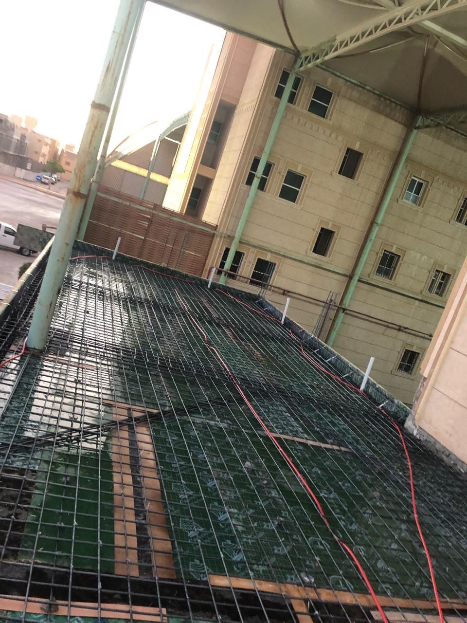 مؤسسة تيجان الشمال للمقاولات العامه عظم اسود وعلى