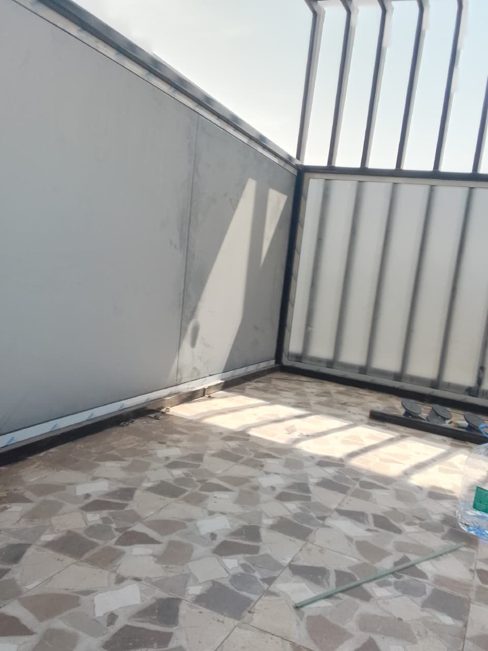 زجاج مكاتب شورات بلكونات دربزيم