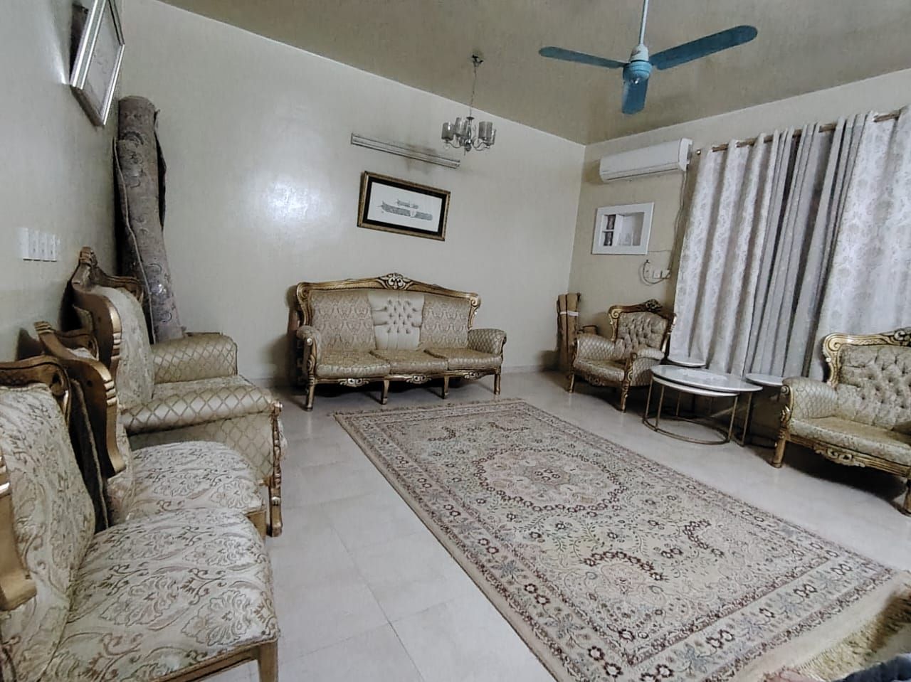 كنب مستعمل بحالة جيدة