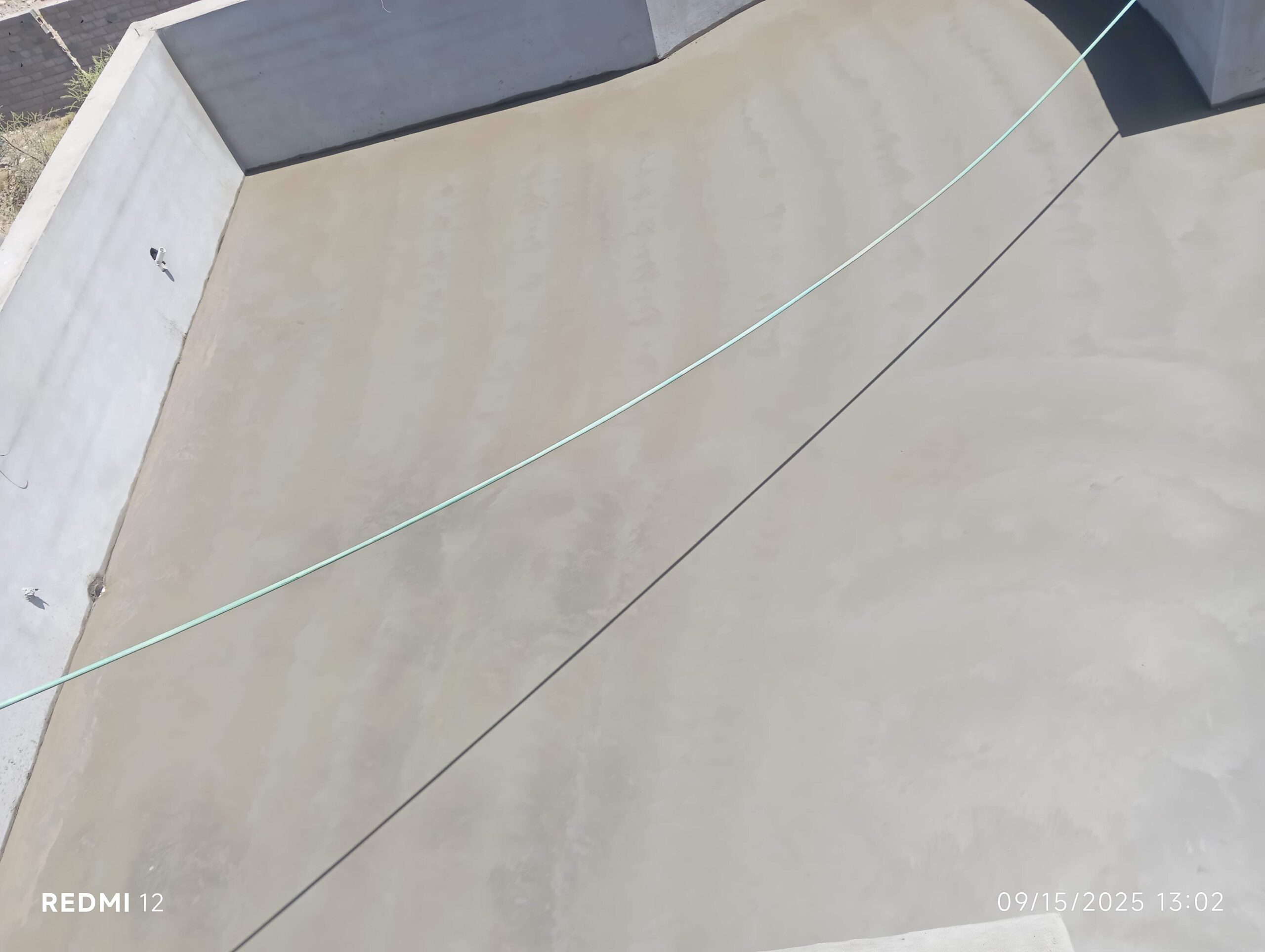 صبه مروحة. صبه نظافه برسلان سرامىك داخل غرف