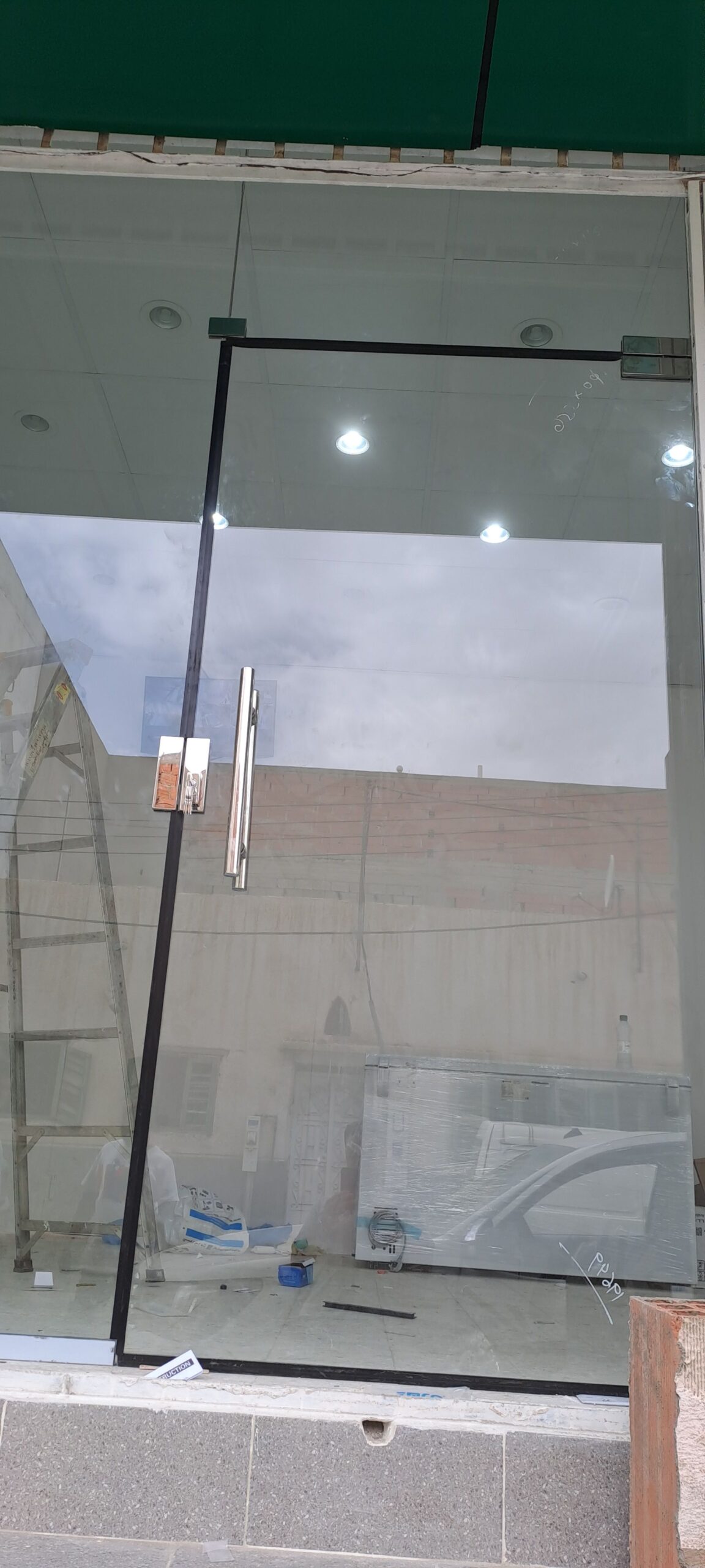 زجاج سكريت خميس مشيط ..عسير