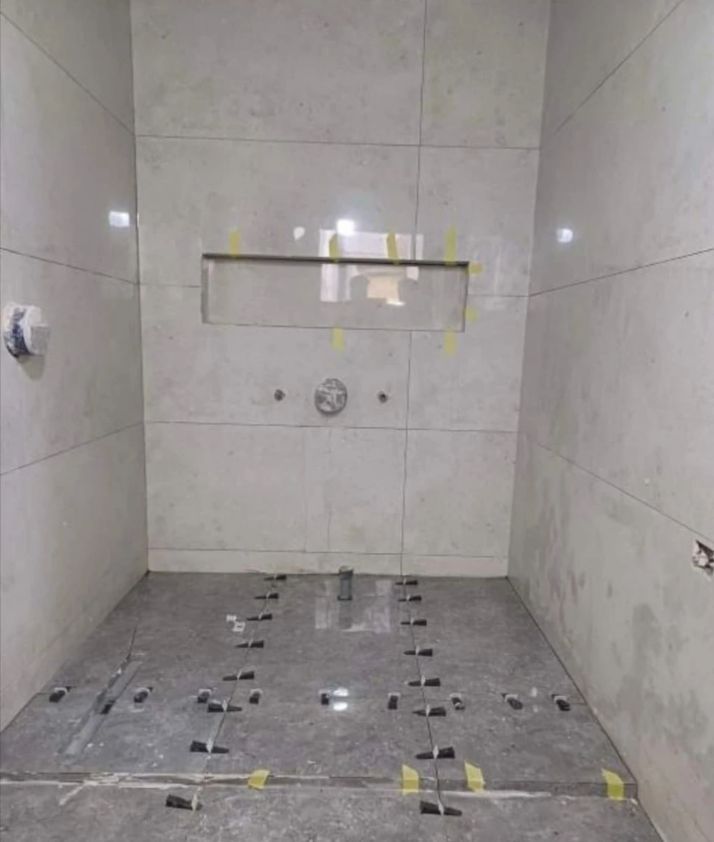 معلم بلاط سراميك