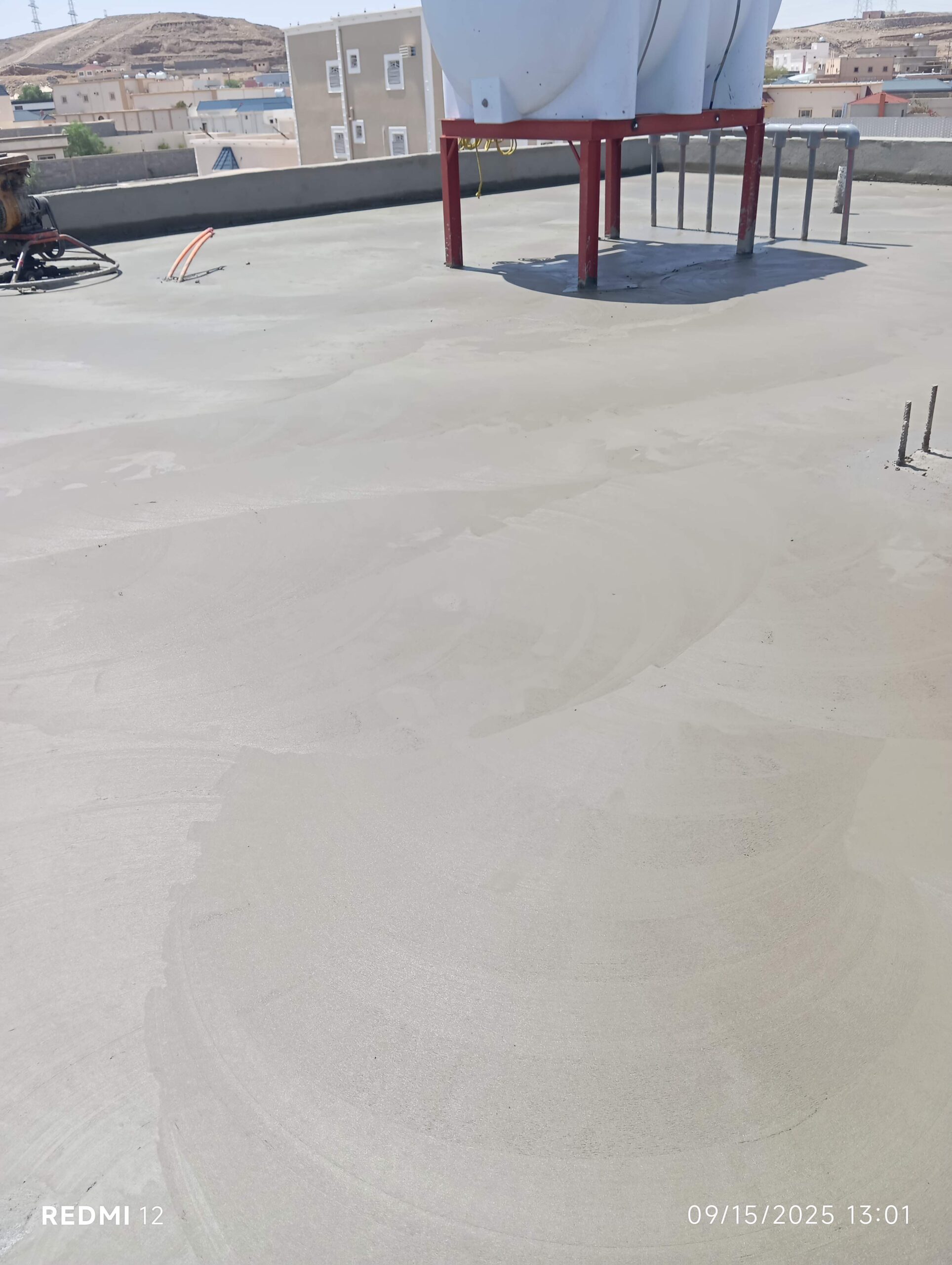 صبه مروحة. صبه نظافه برسلان سرامىك داخل غرف